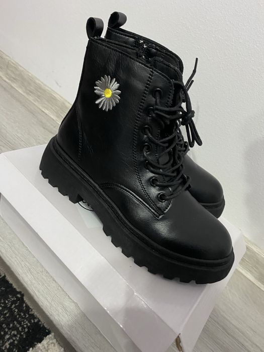 Vând ghete damă , numarul 37