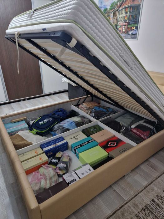 Vând pat matrimonial