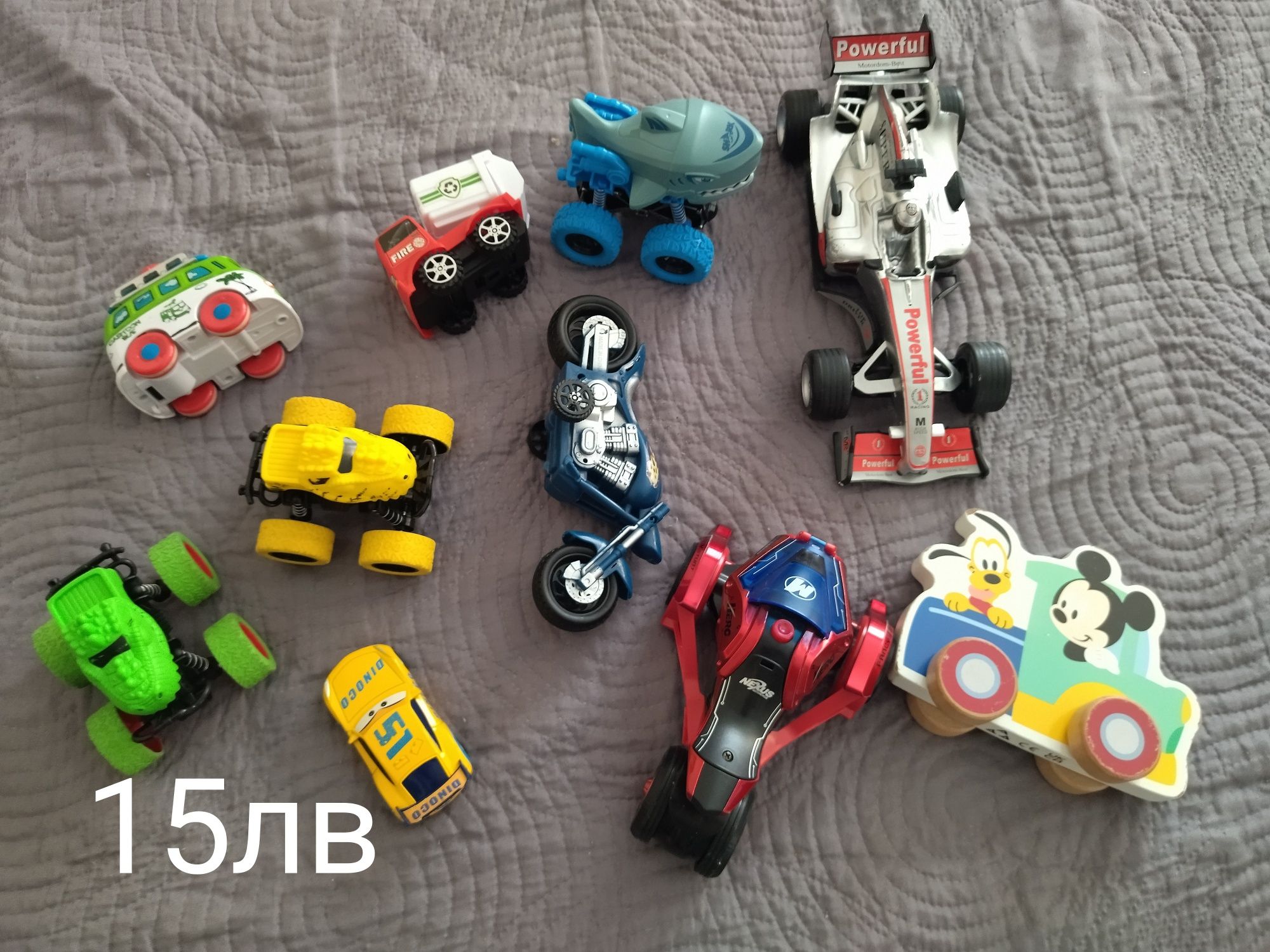 Различни сетове детски играчки