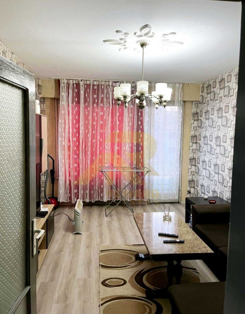 Продава се Двустаен апартамент в София, Свобода - 63 кв.м за 1810 €/кв.м - Снимка #2