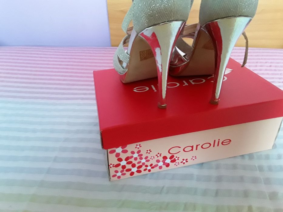 Vând Sandale Damă Elegante Mărimea 37  Italia