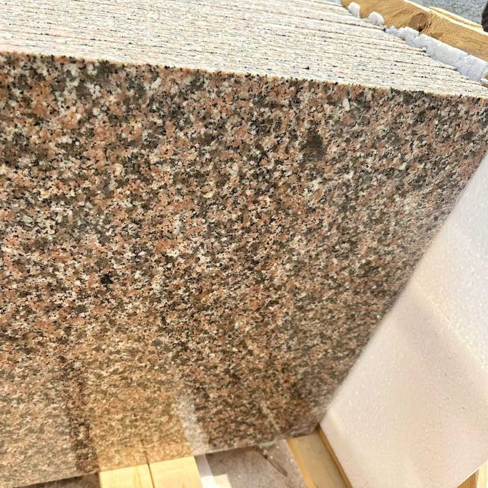 Placaj Granit Natural lustruit - 60x60x1.5 cm Oferta: 109 Lei | MP