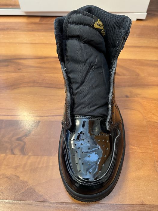 Jordan 1 Metalic Gold