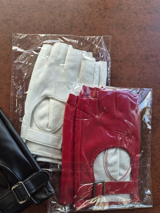 Дамски кожени ръкавици