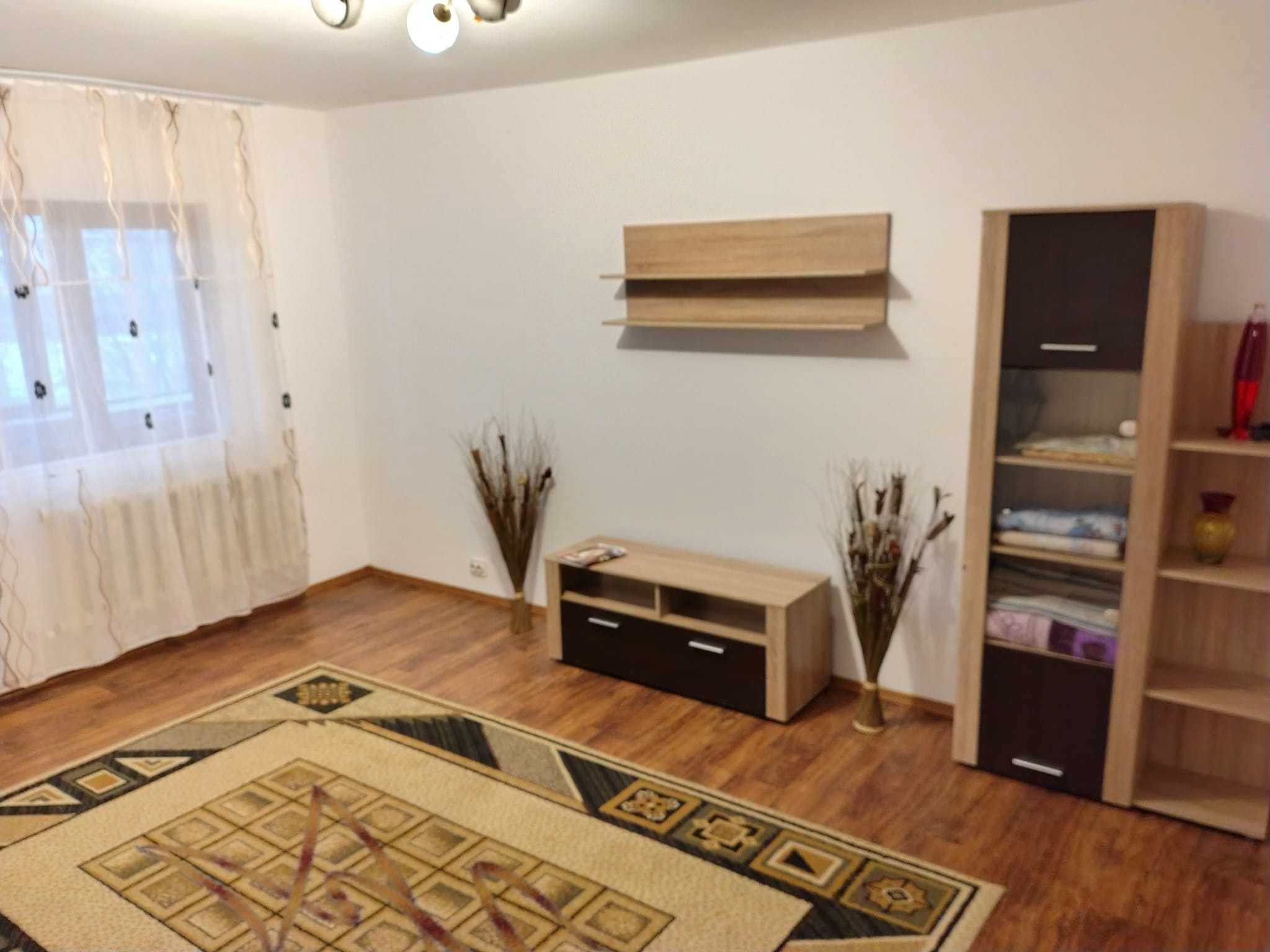 Vând apartament 3 camere+mansardă