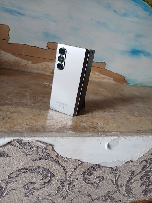 Samsung z fold 6 yengi ishlamagan Dubai