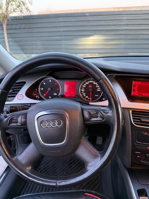 Vand Audi A4 B8 anul 2009