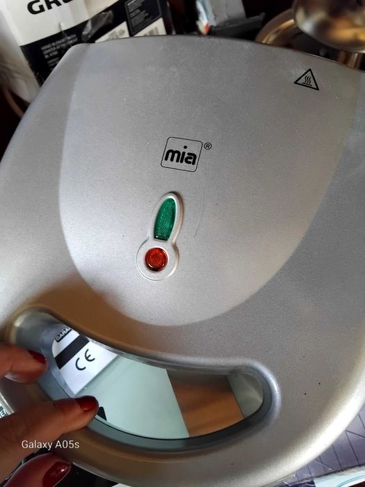 Сандвич преса Mia