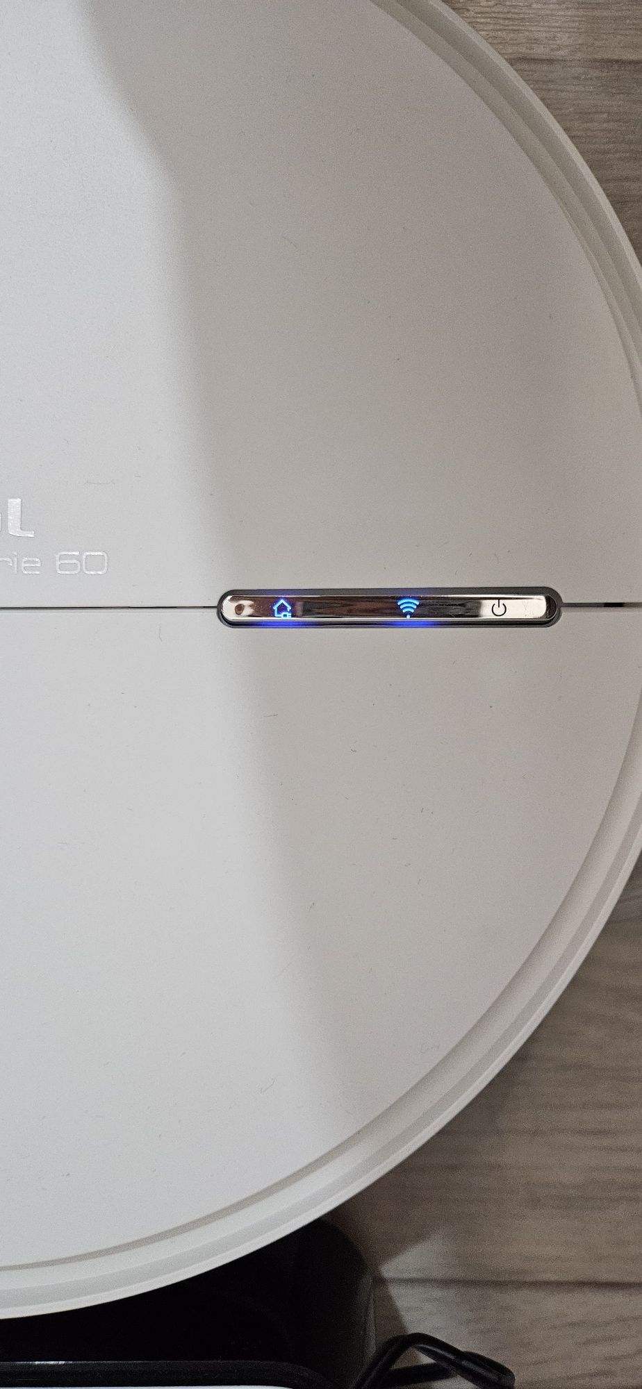 Продам робот-пылесос Tefal