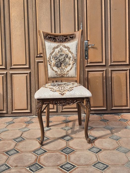 Стул сотилади ёнгокдан сифатли