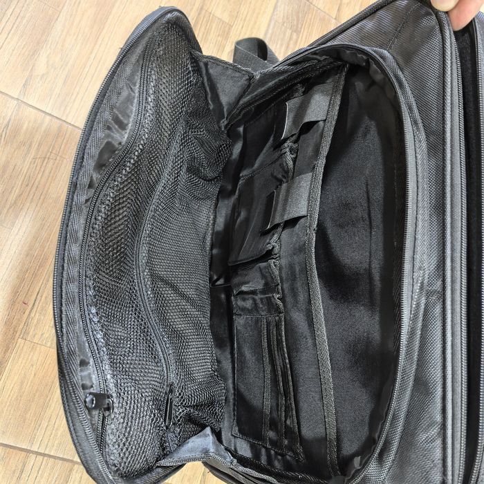 Продавам чанта за лаптоп