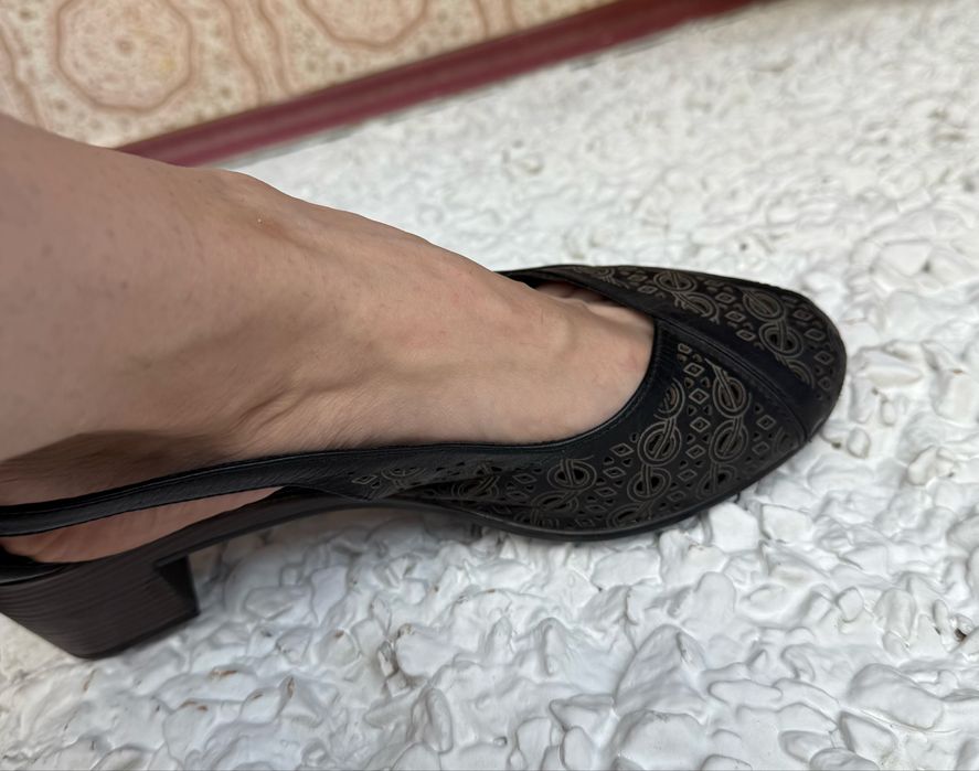 Туфли , босоножки кожаные 38, 39 размер