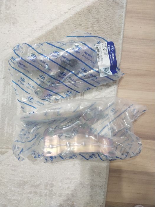 Петли капота новые