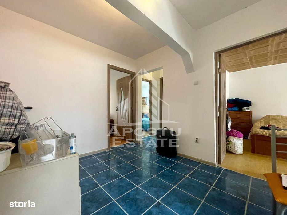 Apartament decomandat cu 3 camere - zona Centrala