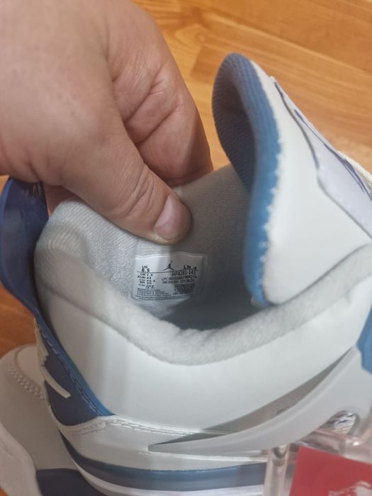 Adidași Jordan patru