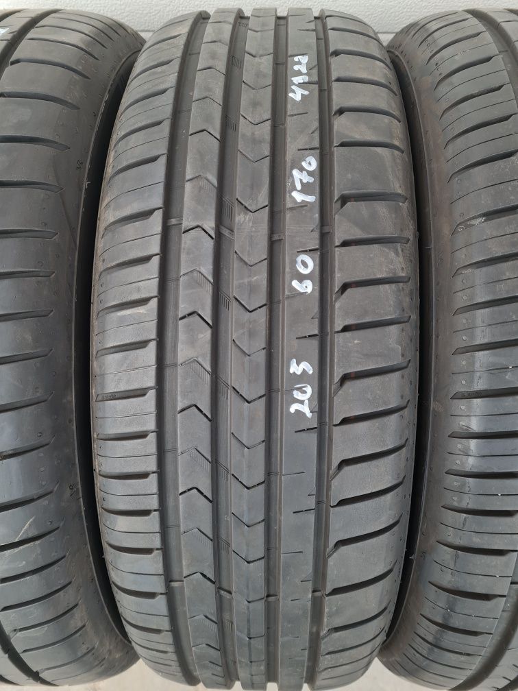 Летни гуми 4 броя VREDESTEIN Ultrac 205 60 R17 дот 4922
