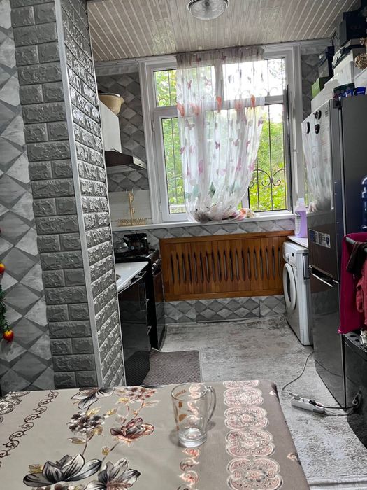 продается чиланзар 8 квпртал  4/1/4