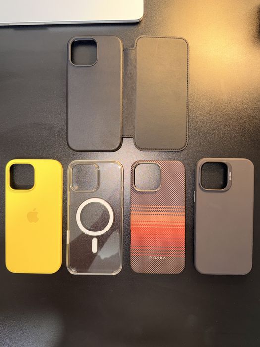 Продавам калъфи за iPhone 16 Pro Max