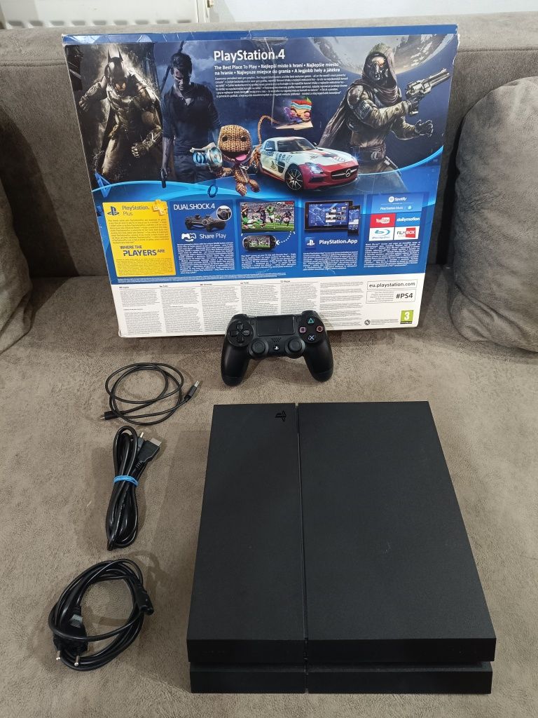 Consola Playstation 4 consola Ps4 full box impecabila cu 5 jocuri