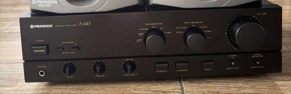 Amplificator pioneer