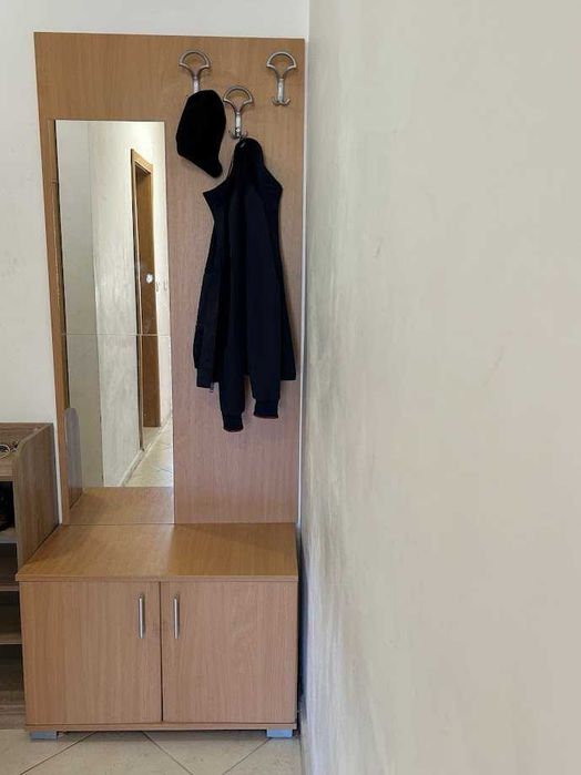 Портманто за антре със шкаф и огледало