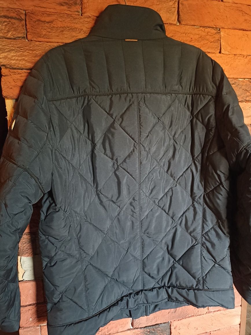 Hugo boss original пухено яке
