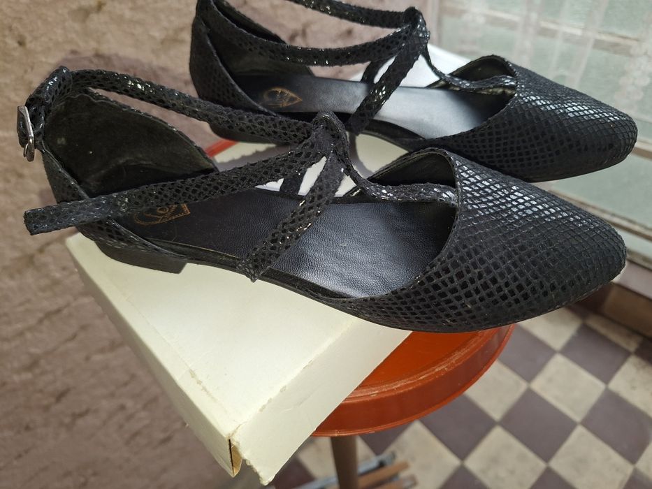Sandale negre Fox,mărime 37