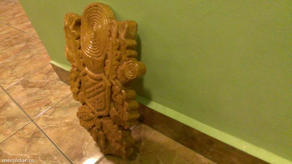 Vand panoplie sculptata din stejar