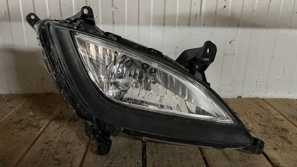 Десен халоген Hyundai i20 (2012-2015)