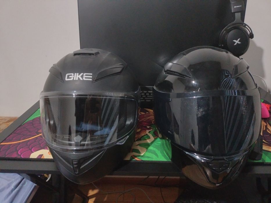 2 мото шлема   .