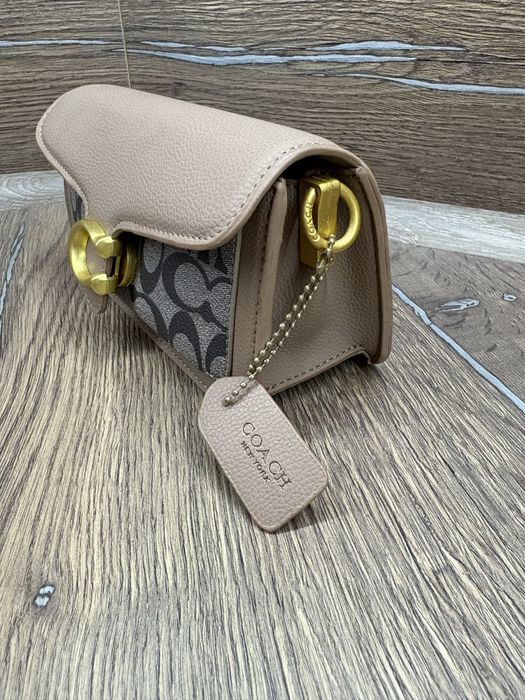Дамски чанти Coach различни размери