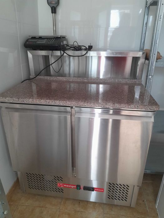 frigider masa pentru pizza