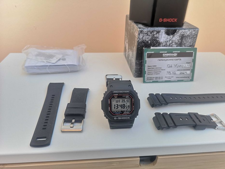 Casio G-Shock GW-M5610u (в гаранция, адаптери, 2 каишки, протектор)