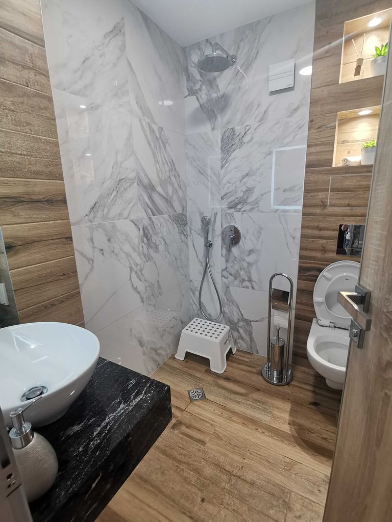 Дава се под наем Тристаен апартамент в София, Младост 3 - 98 кв.м за 612 € - Снимка #5