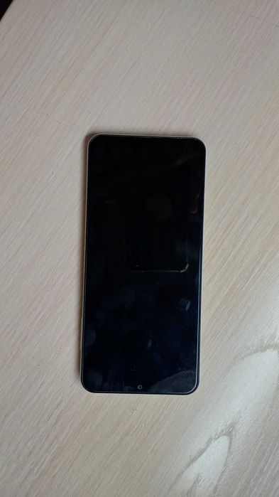 Смартфон , б\у ,Самсунг А13 в отличном состоянии.