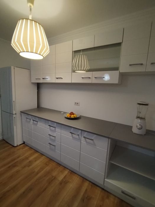 Închiriez 3 camere centru Piatra Neamț