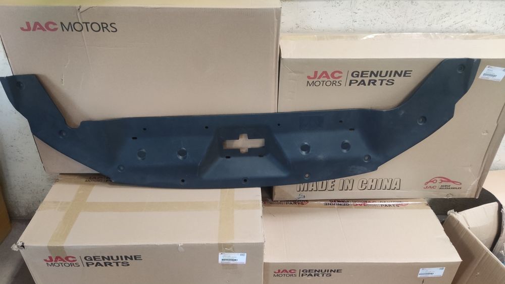 JAC JS5. Накладка на радиатор.