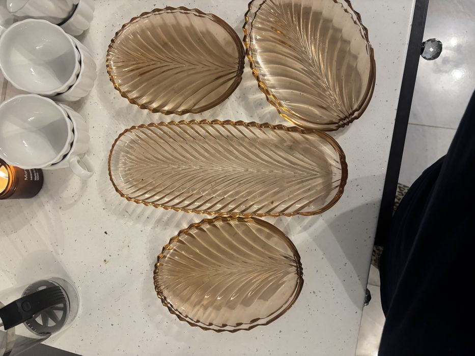 Serviciu de masa pentru prajituri