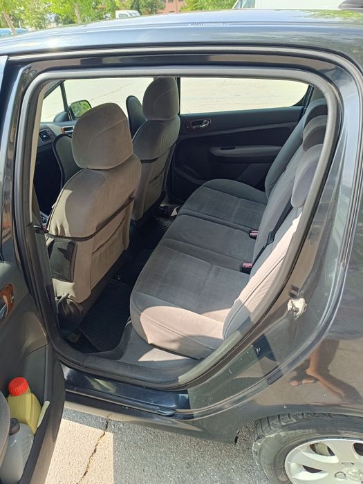 Автомобил Пежо 307