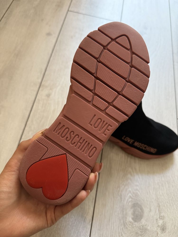 Love moschino маратонки