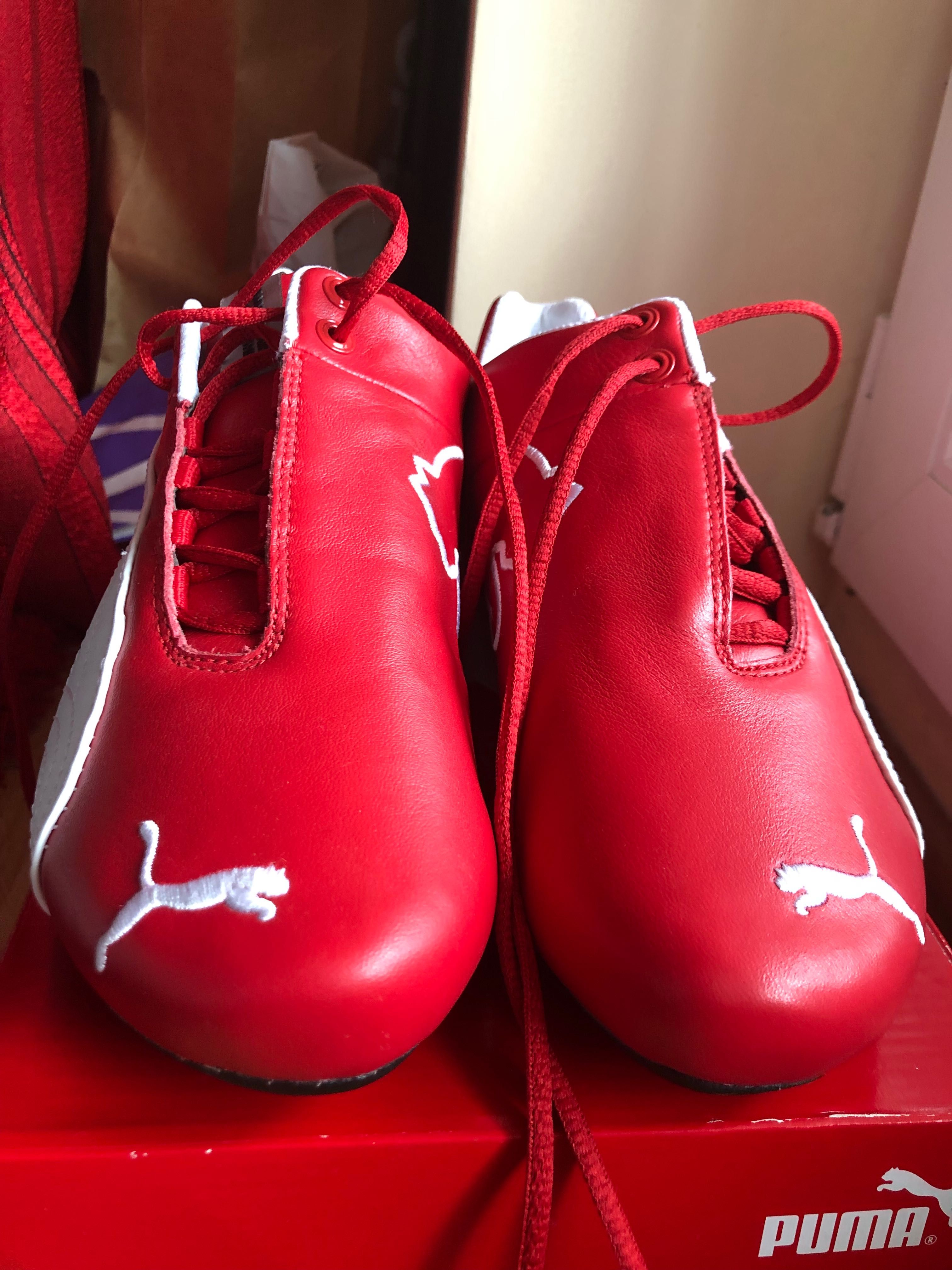 Două perechi Puma Ferrari 10th Anniversary 42,5 și 40
