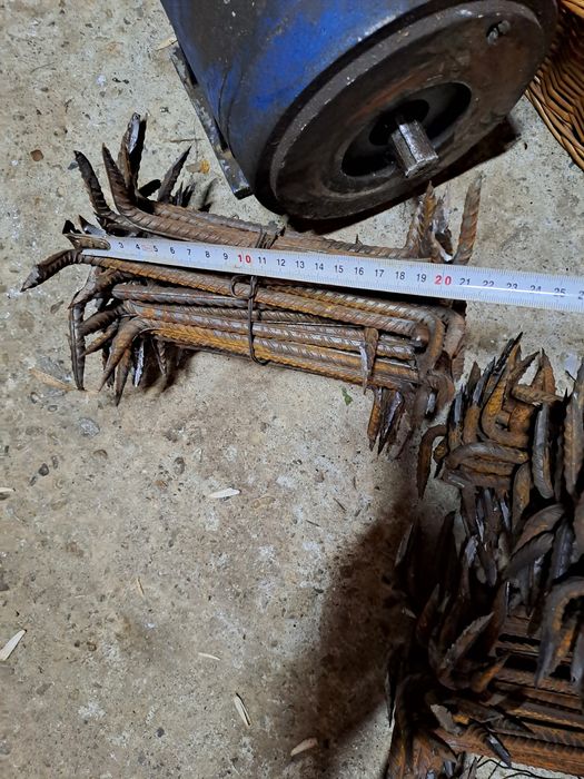 Scoabe din fier beton