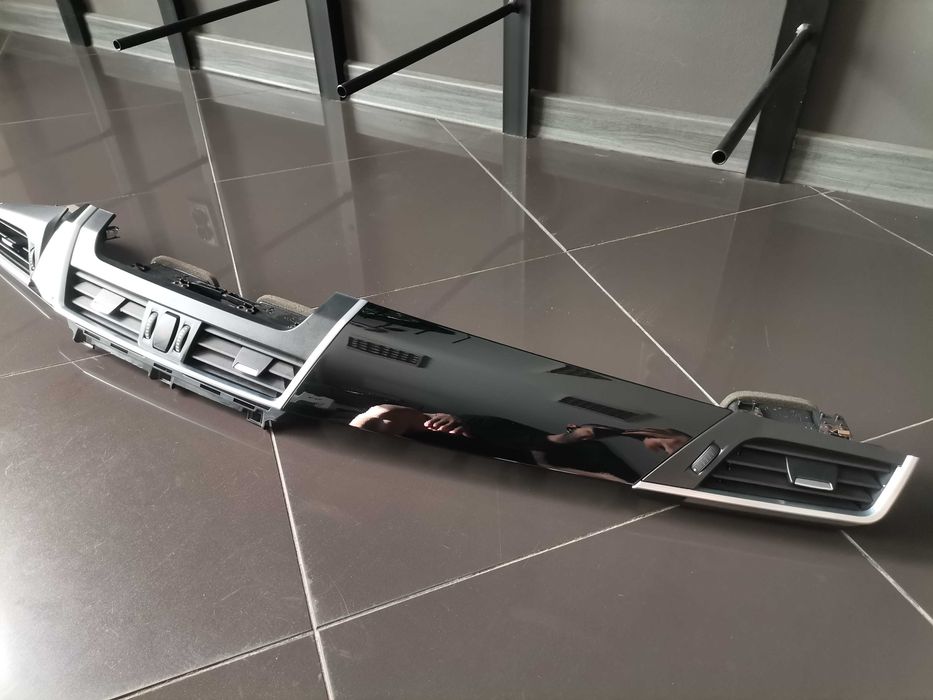 Интериорни Лайсни за Арматурно Табло BMW F45 F46 Пиано Лак Отлични A75