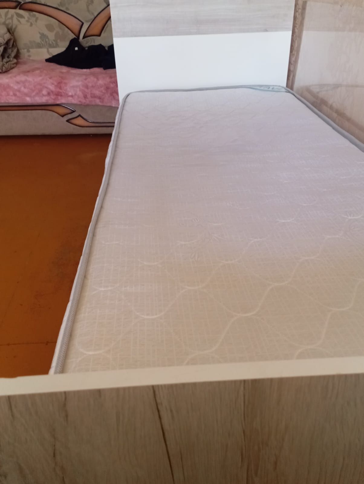 Продам кровать 1.5