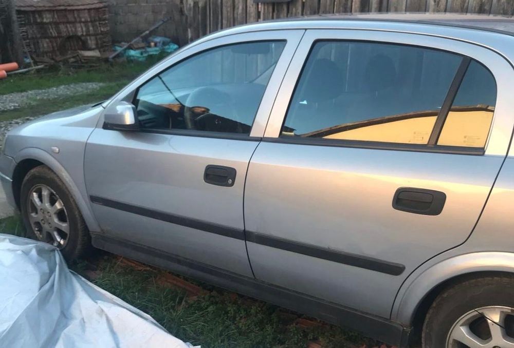 Opel Astra 1.6 benzină