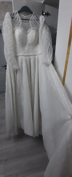 Свадебное платье 48го размера