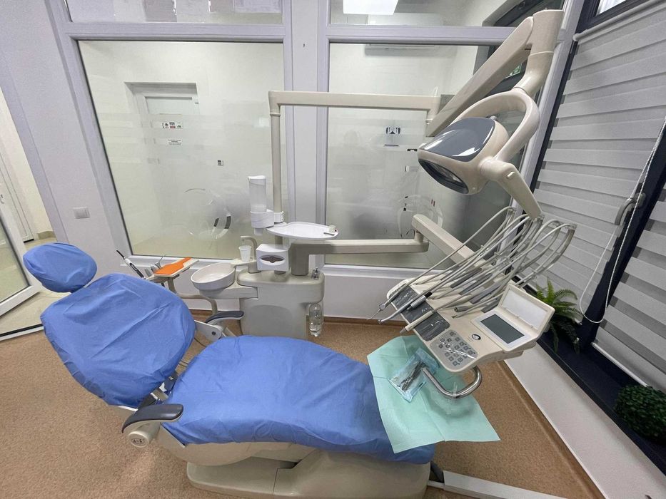 De vanzare unit stomatologic + compresor 38L