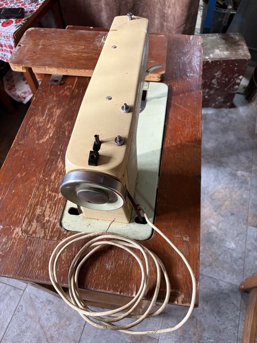 Masina de cusut 1979 Veronica