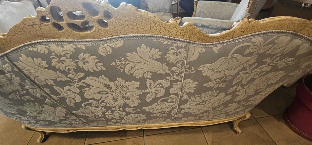 Canapea superba in stil venetian cu 4 fotolii impecabila!