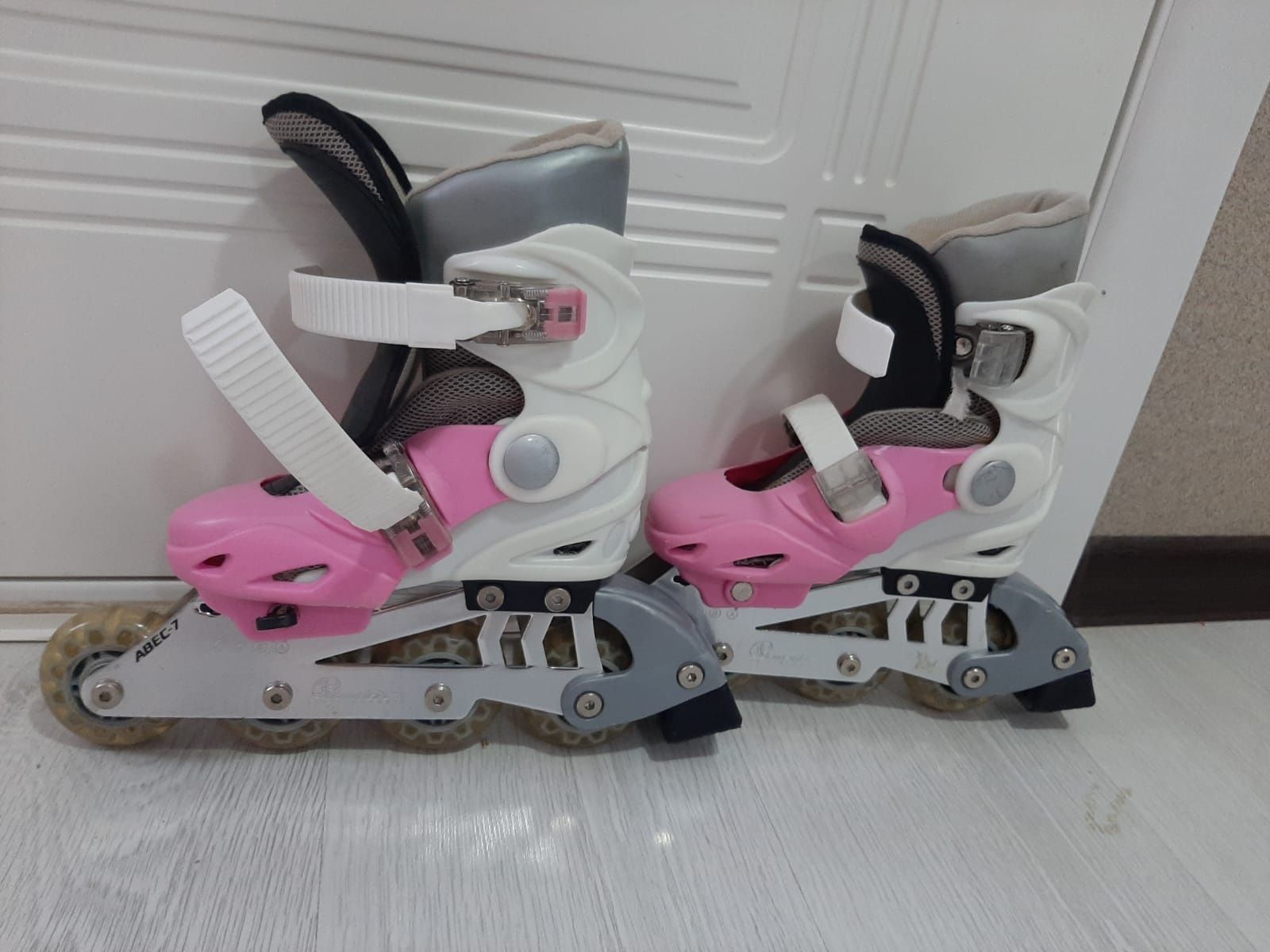 Роликовые коньки  фирмы Dameisi ABEC-7